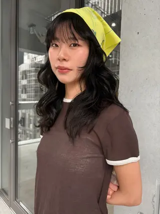 ミディアム 薄暮 マツイ　レンのヘアスタイル