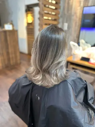 ミディアム カラー Luzir⭐︎ GEN⭐︎のヘアスタイル