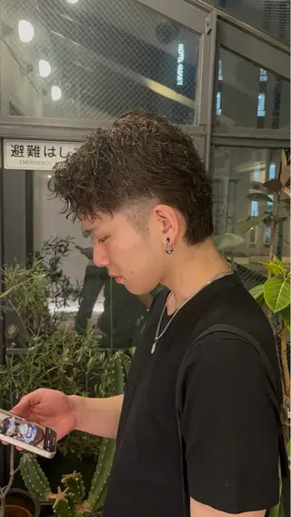 ショート メンズパーマ/ ハイトーン/タニザキのヘアスタイル
