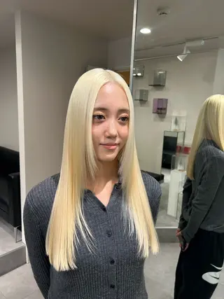 ロング カラー Maya川越/ エクステ/ハイトーンのヘアスタイル
