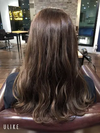 ロング カラー 白戸 優樹のヘアスタイル