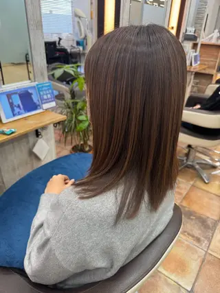 ミディアム 飯嶋 春香のヘアスタイル
