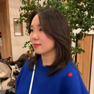 ミディアム たるみことり🌼 レイヤー・パーマのヘアスタイル