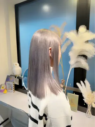 ロング カラー ハイトーンカラー 🦄レイヤーカットのヘアスタイル