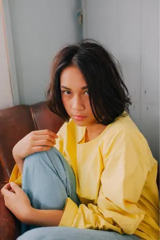 ミディアム 佐藤 香織のヘアスタイル
