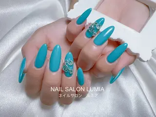 ネイル ネイルサロン ルミア Lumia 店長施術のネイルデザイン
