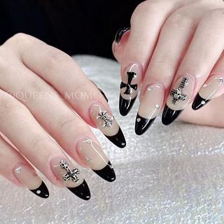 ネイル Queens テイのネイルデザイン