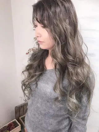 ロング カラー BOX mico.のヘアスタイル