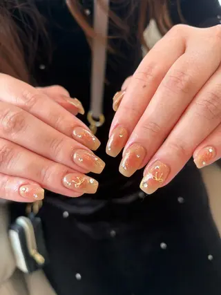 ネイル e’s nail Lumièreのネイルデザイン