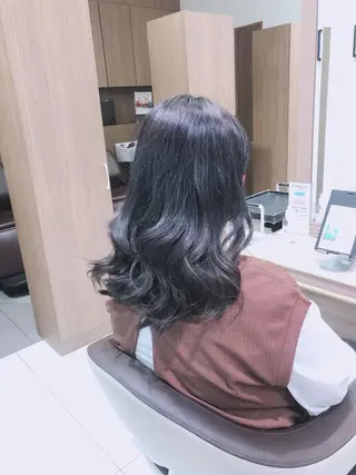 セミロング カラー 小島 仁美のヘアスタイル