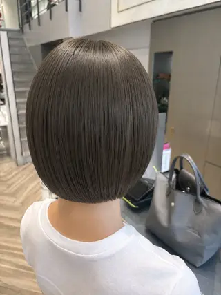 ショート カラー 李 文のヘアスタイル