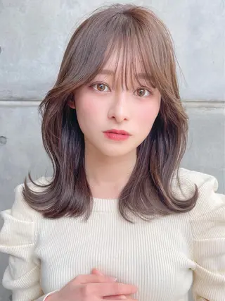ミディアム レイヤーカット 小山 悠のヘアスタイル