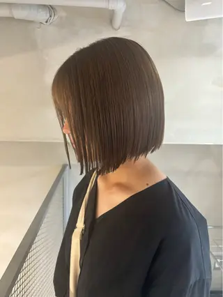 ショート カラー 🧸柔らかベージュ/ 顔周りレイヤー/ミクのヘアスタイル