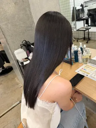 セミロング 縮毛矯正×髪質改善× 艶髪カラー 吉原和磨のヘアスタイル