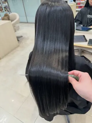 ロング 岡田 和馬のヘアスタイル