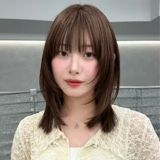 ミディアム 泉 舞香のヘアスタイル