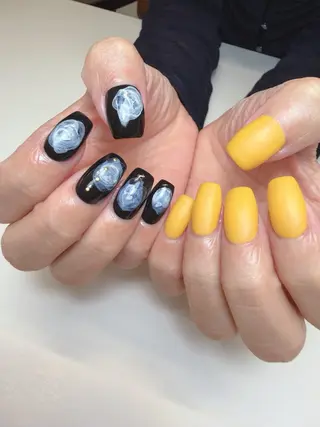 ネイル 透灯 TOUTOU 🪄のネイルデザイン