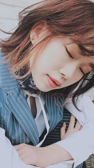 カラー 💓パーマ，💗 レイヤーカットのヘアスタイル