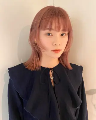 ミディアム サトウ ナナのヘアスタイル