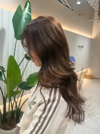ロング カラー ラベンダー💜 グレージュ🩶のヘアスタイル