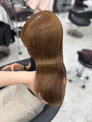 セミロング カラー 抜け感レイヤー︴ ニュアンスカラーのヘアスタイル