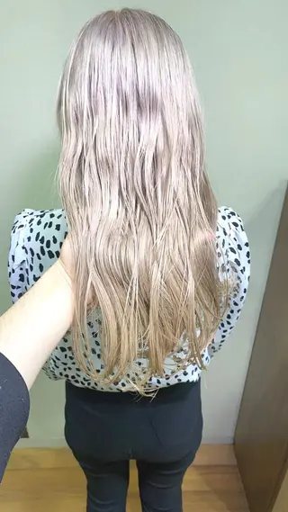 ロング カラー 東條 克義のヘアスタイル