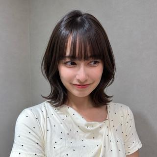 ミディアム カラー Rena/レイヤー /艶カラーのヘアスタイル