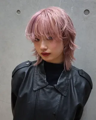ミディアム カラー レイヤー/ブリーチ iwamiya岩見谷のヘアスタイル