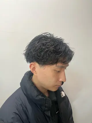 パーマ メンズ ダブルカラー寒色系 ボリューム改善ハヤトのヘアスタイル