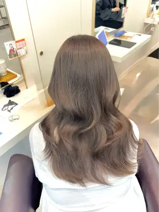 ミディアム カラー レイヤー🎀Wカラー ミントベージュのヘアスタイル