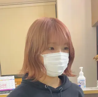 ショート カラー 横尾 歩のヘアスタイル