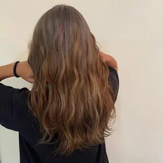 ロング カラー Lisa 海外風スパイラルのヘアスタイル
