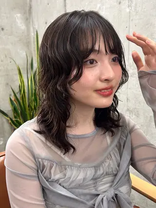 ミディアム カラー パーマ レイヤー/ボブ/透明 感カラー/佐藤奈由のヘアスタイル