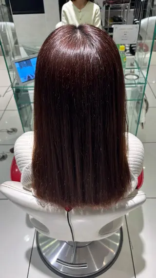 セミロング パーマ 新開 羽音のヘアスタイル