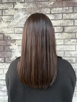 セミロング カラー 芥川 未優のヘアスタイル