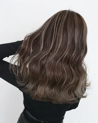 セミロング 山田 絵里菜のヘアスタイル