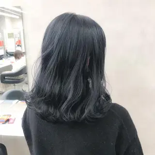 ミディアム ハイトーン×レイヤー カットTAKUMIのヘアスタイル