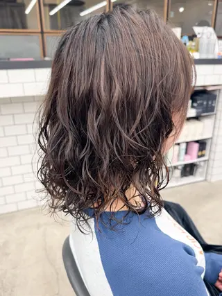 ミディアム 岸 優貴のヘアスタイル