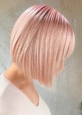 セミロング 🦁ブリーチカラー 💎紫音のヘアスタイル