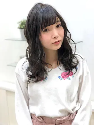 セミロング カラー ディレクター ノナカのヘアスタイル