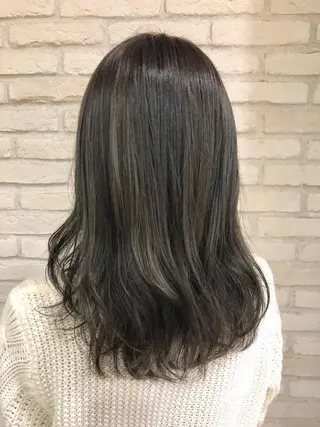 セミロング カラー 大平 美沙のヘアスタイル