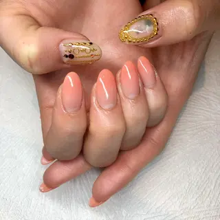 ネイル 里見 麗のネイルデザイン