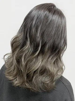 ミディアム レイヤー/艶髪カラー 森本くるみのヘアスタイル