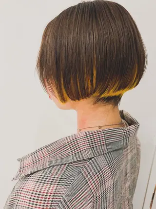 カラー 💜ショート💜 ウルフ、ボブ二色亜美のヘアスタイル