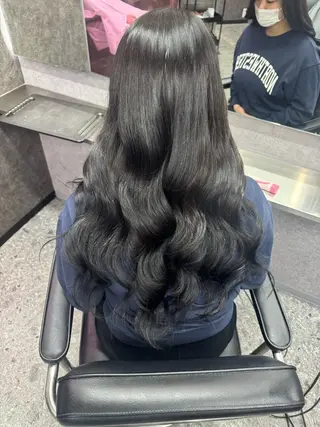 ロング カラー 艶髪ハイトーン特化 梅田美容室SLYのヘアスタイル