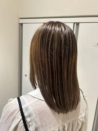 ミディアム カラー ゆめ ベージュカラーのヘアスタイル