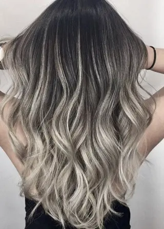 ロング 大阪レミーエクステ チビ編み込みのヘアスタイル