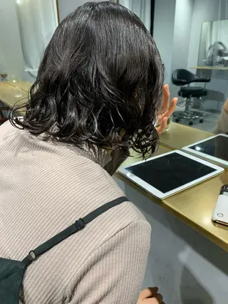 ミディアム カラー パーマ ボブパーマコテ巻き風 パーマNo1深江秀平のヘアスタイル