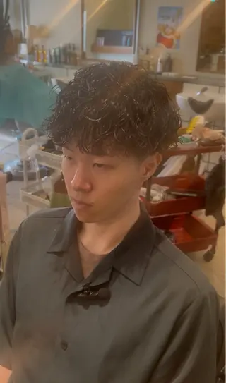 ショート パーマ メンズ 鴇巣 翼のヘアスタイル
