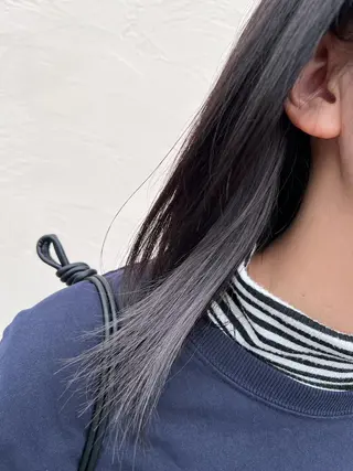 カラー 田中 愛音のヘアスタイル